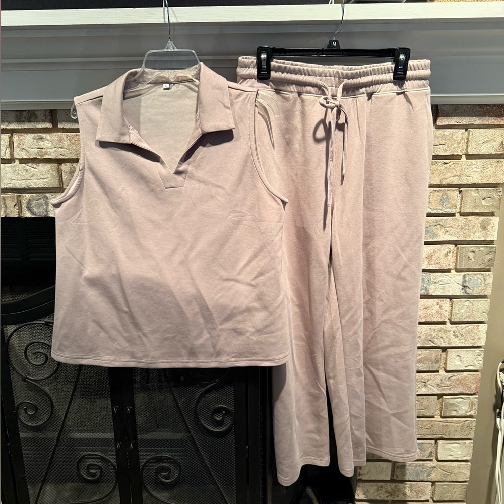 2 piece knit pant set, taupe, size Large, EUC